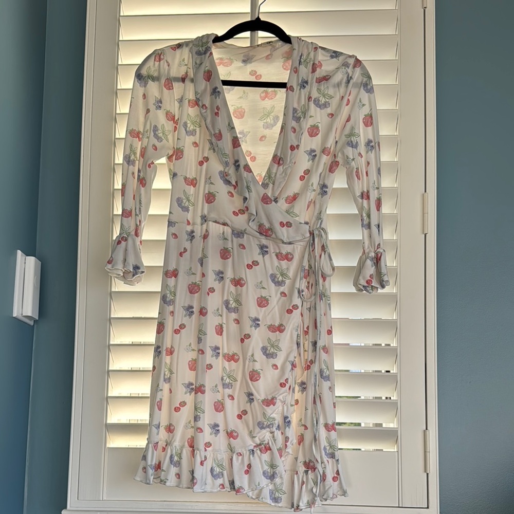 Floral Wrap Robe with Ruffle Details - Picture 2 of 4